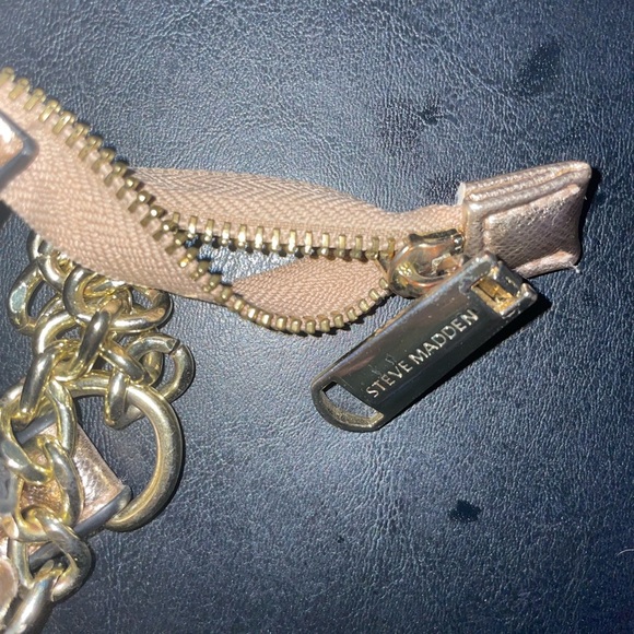 Steve Madden Metallic Rose Gold Crossbody Bag - Picture 10 of 11